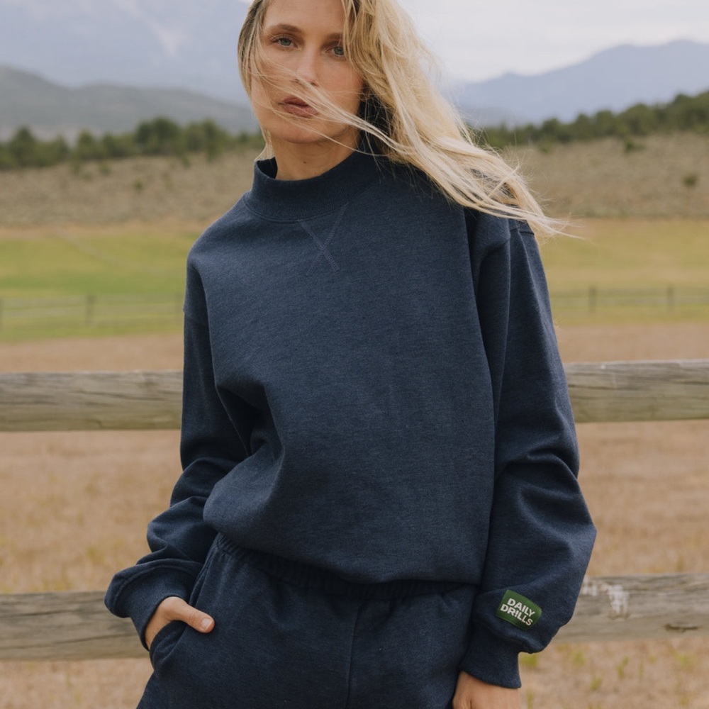 ISO! Daily Drills Women's vintage crew - denim